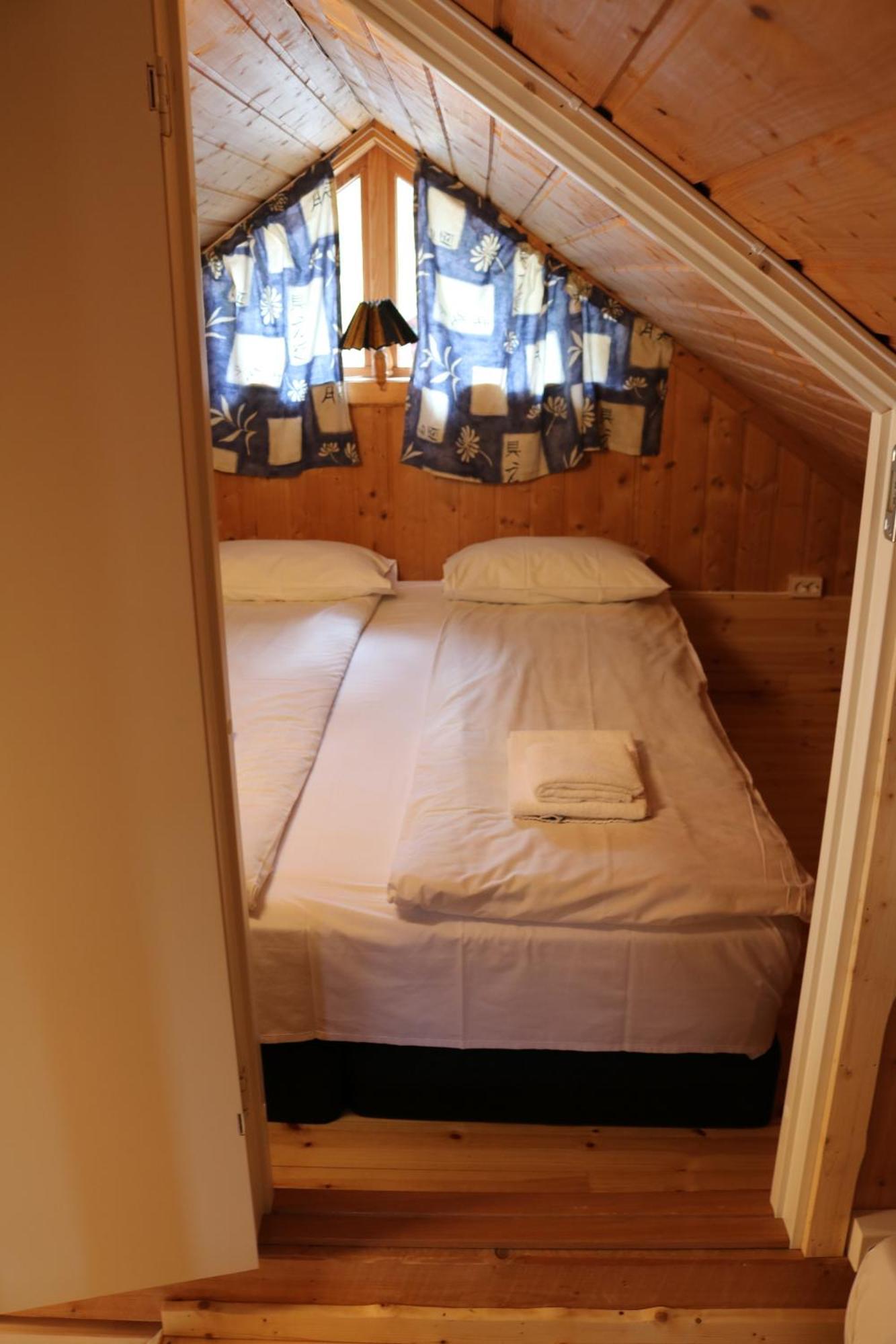 Villa Trollbu Aabrekk Gard Briksdalsbre Esterno foto