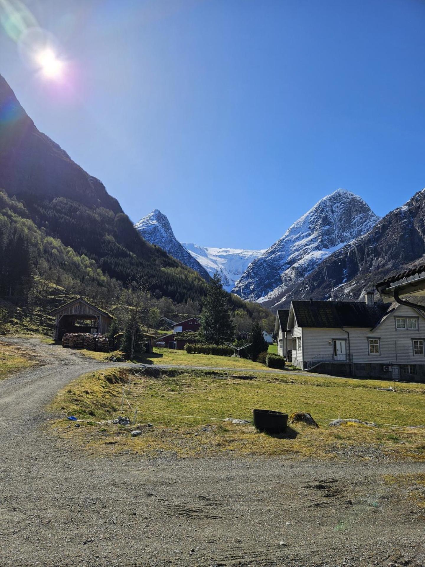 Villa Trollbu Aabrekk Gard Briksdalsbre Esterno foto