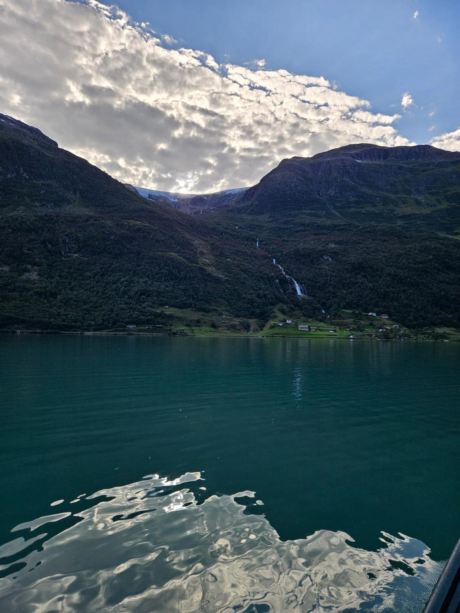 Villa Trollbu Aabrekk Gard Briksdalsbre Esterno foto