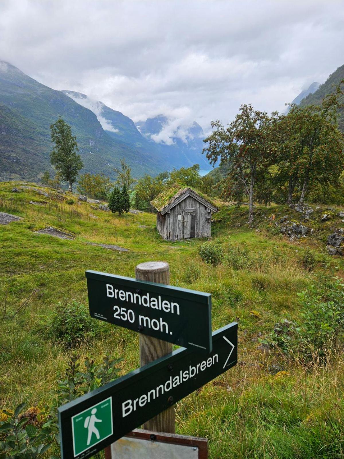 Villa Trollbu Aabrekk Gard Briksdalsbre Esterno foto
