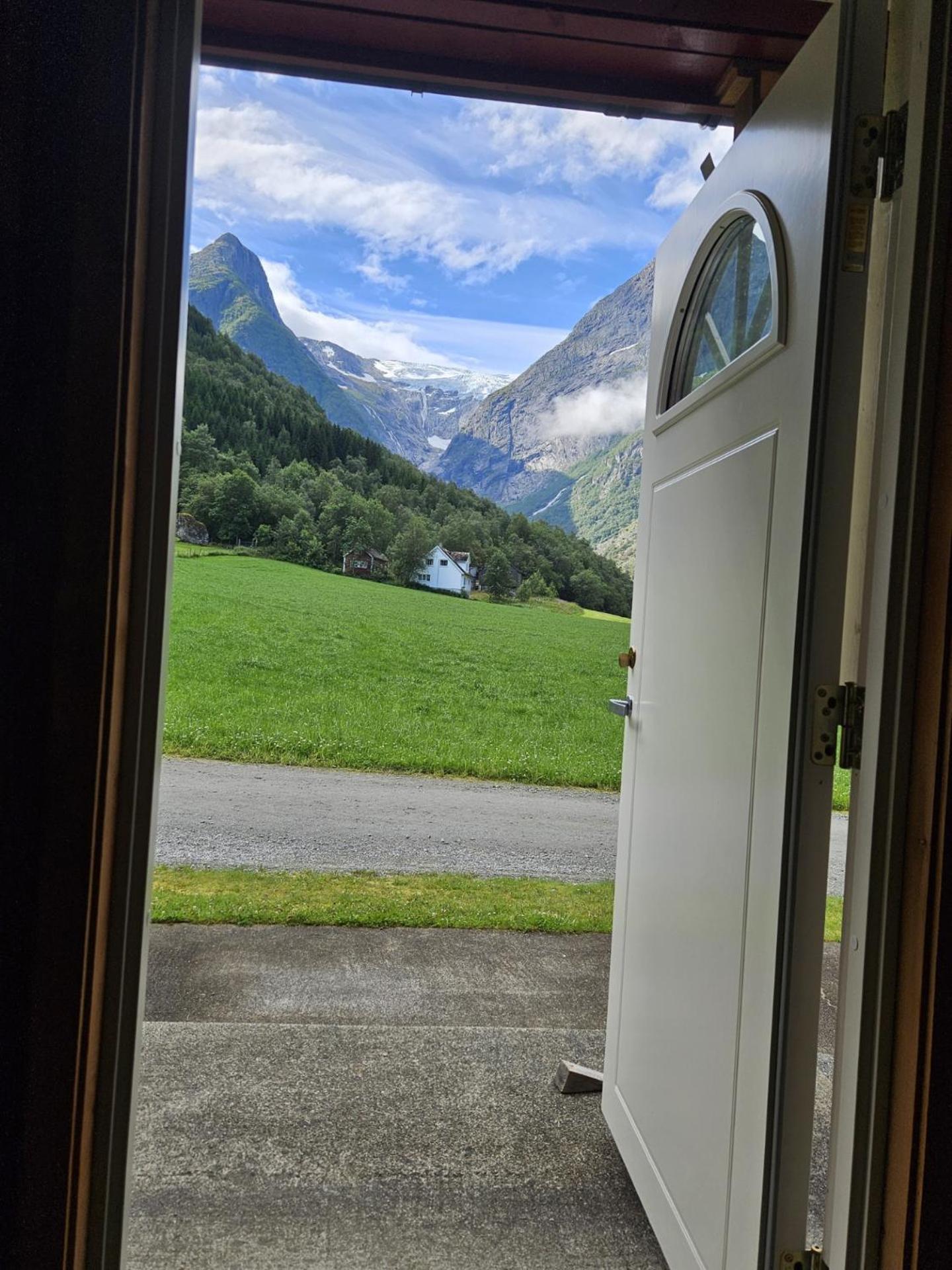Villa Trollbu Aabrekk Gard Briksdalsbre Esterno foto